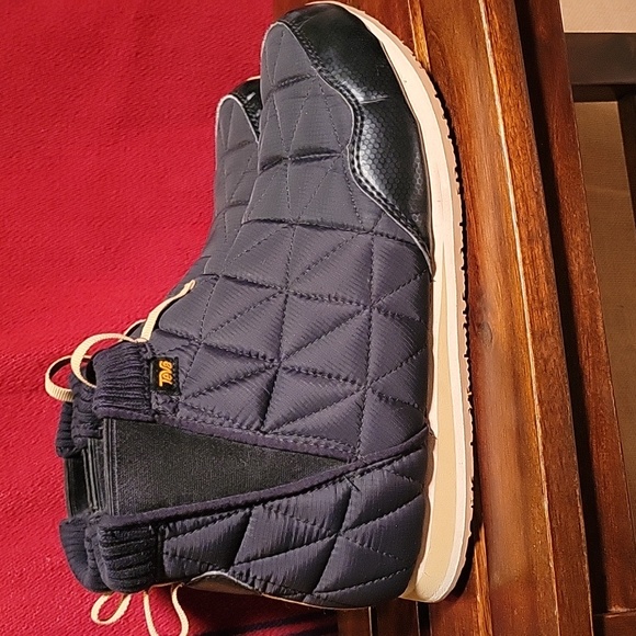 Teva Ember Black Slippers Booties - Picture 3 of 9